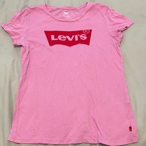 Pink Levi’s t shirt. Size m